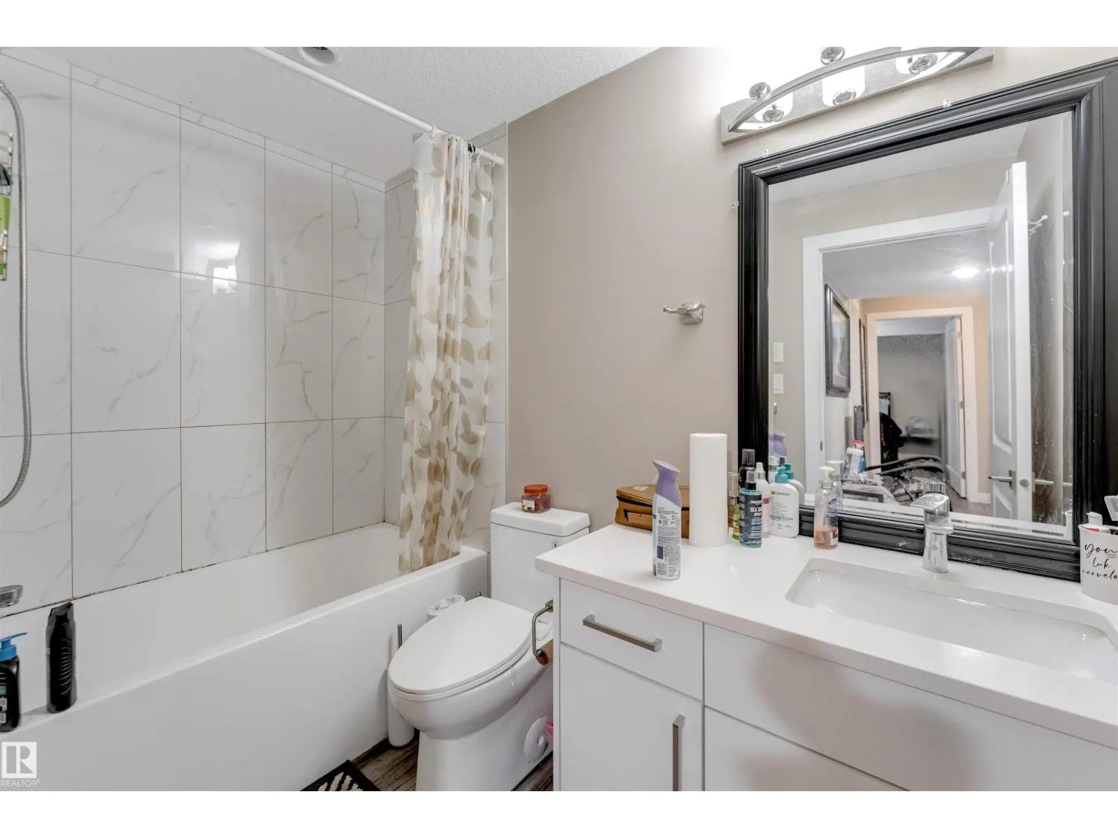 3304 13 AV NW