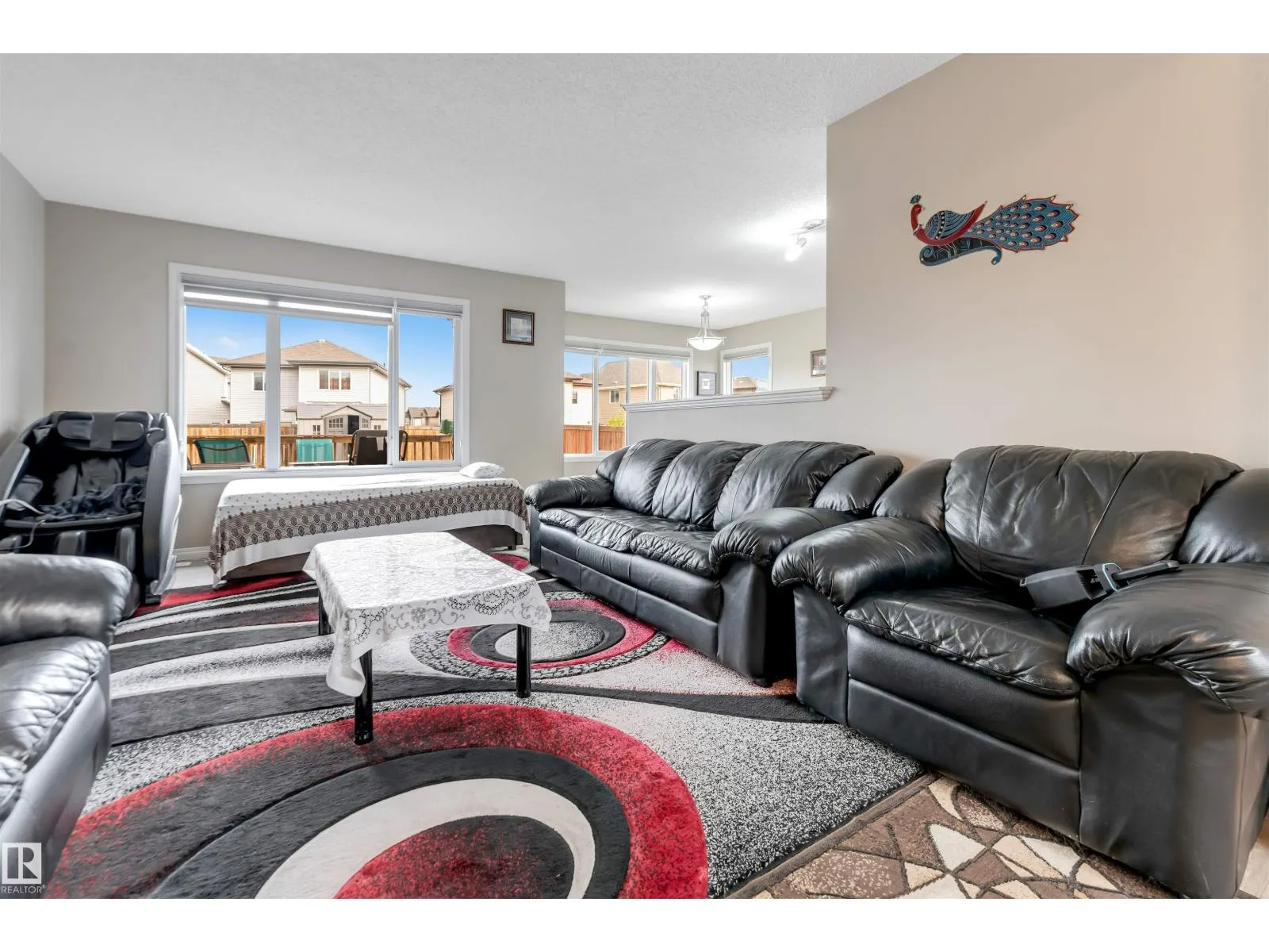 3304 13 AV NW
