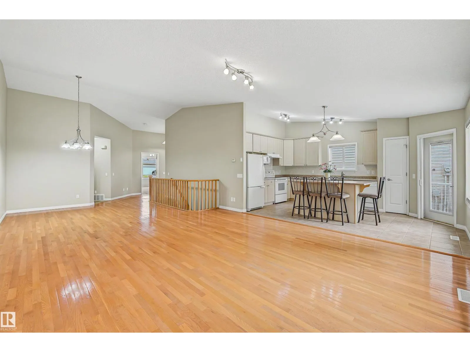 #6 2031 BRENNAN CR NW