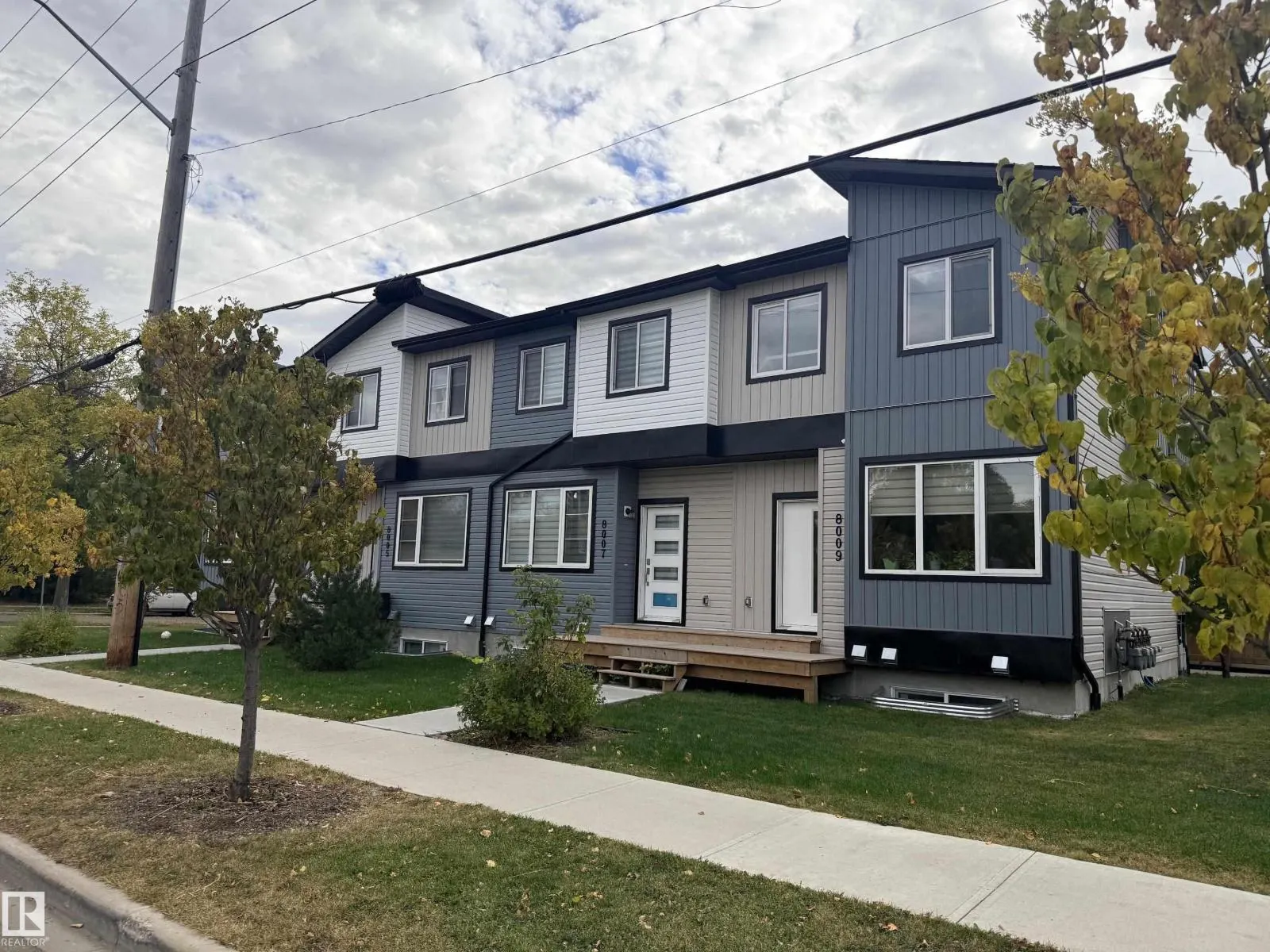 8009 120 AV NW