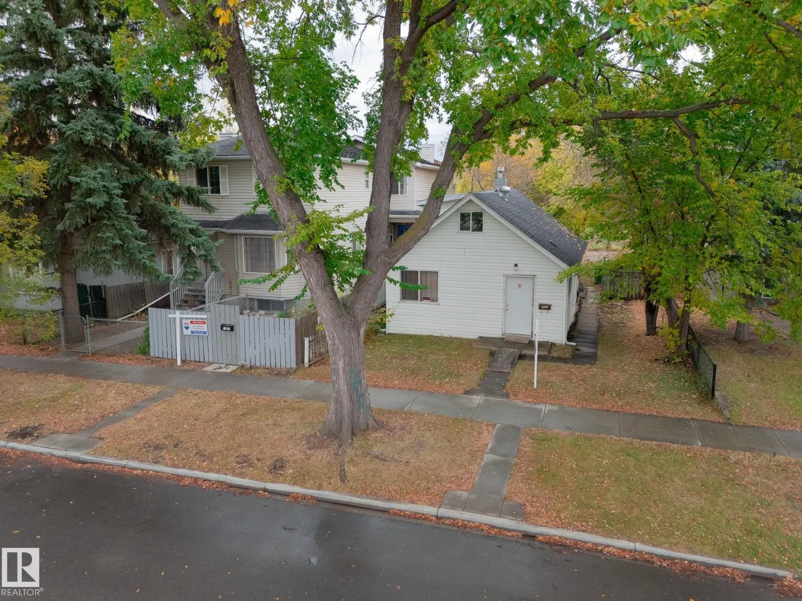 11911 77 ST NW