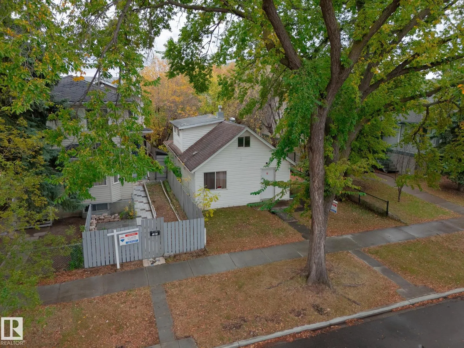 11911 77 ST NW
