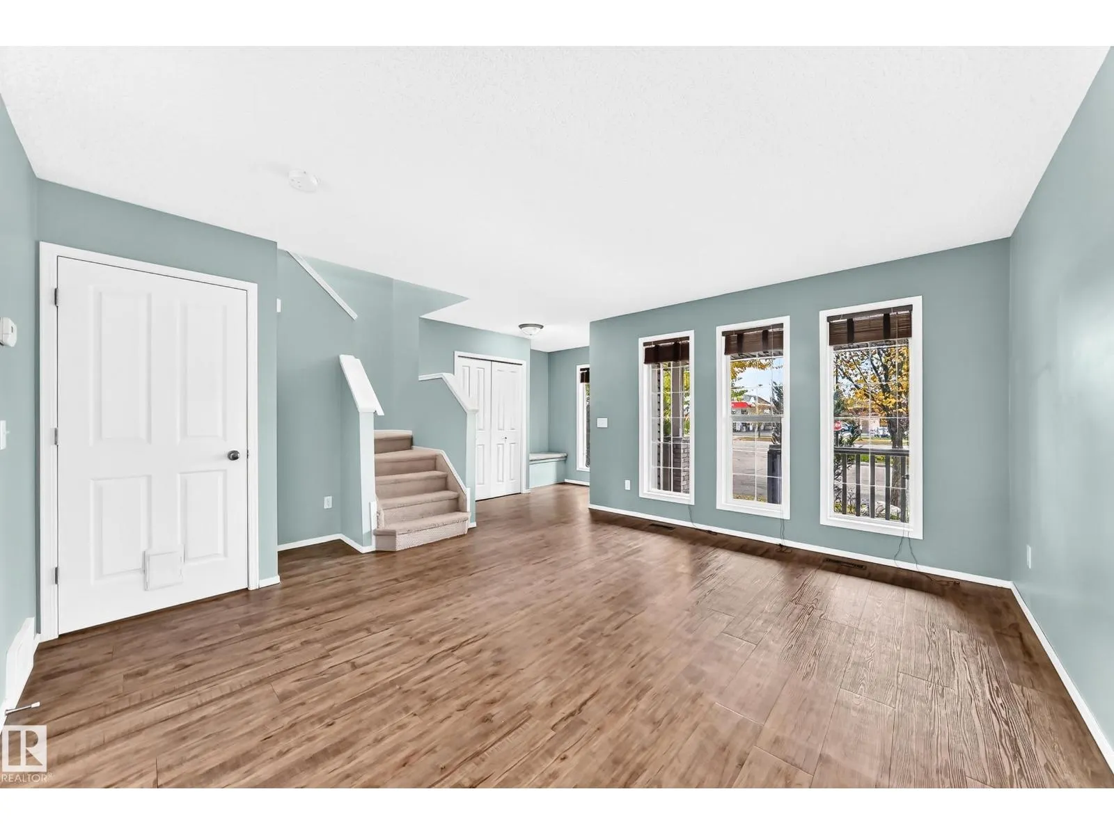 8 SPRUCE VILLAGE WY