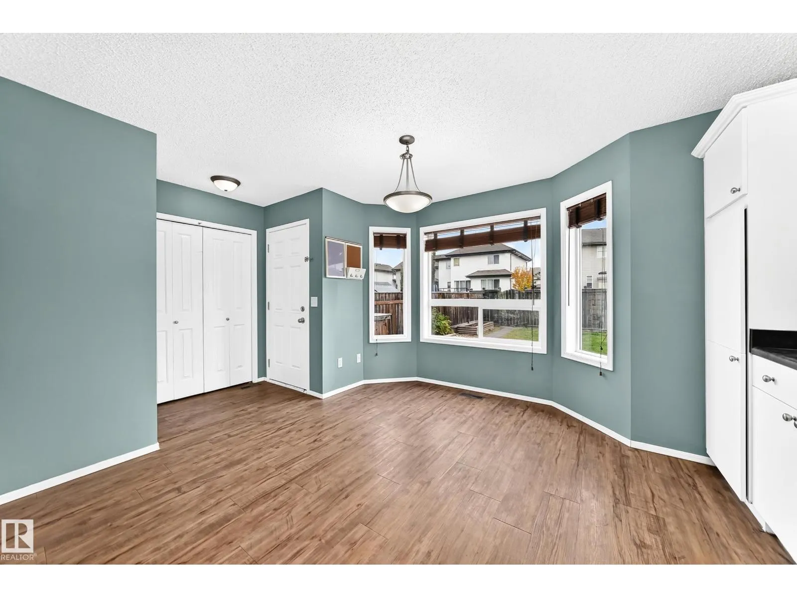 8 SPRUCE VILLAGE WY