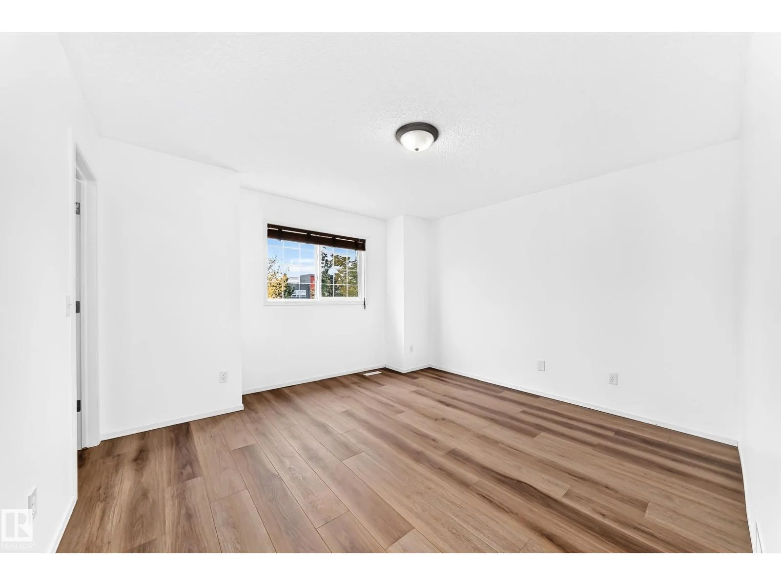 8 SPRUCE VILLAGE WY