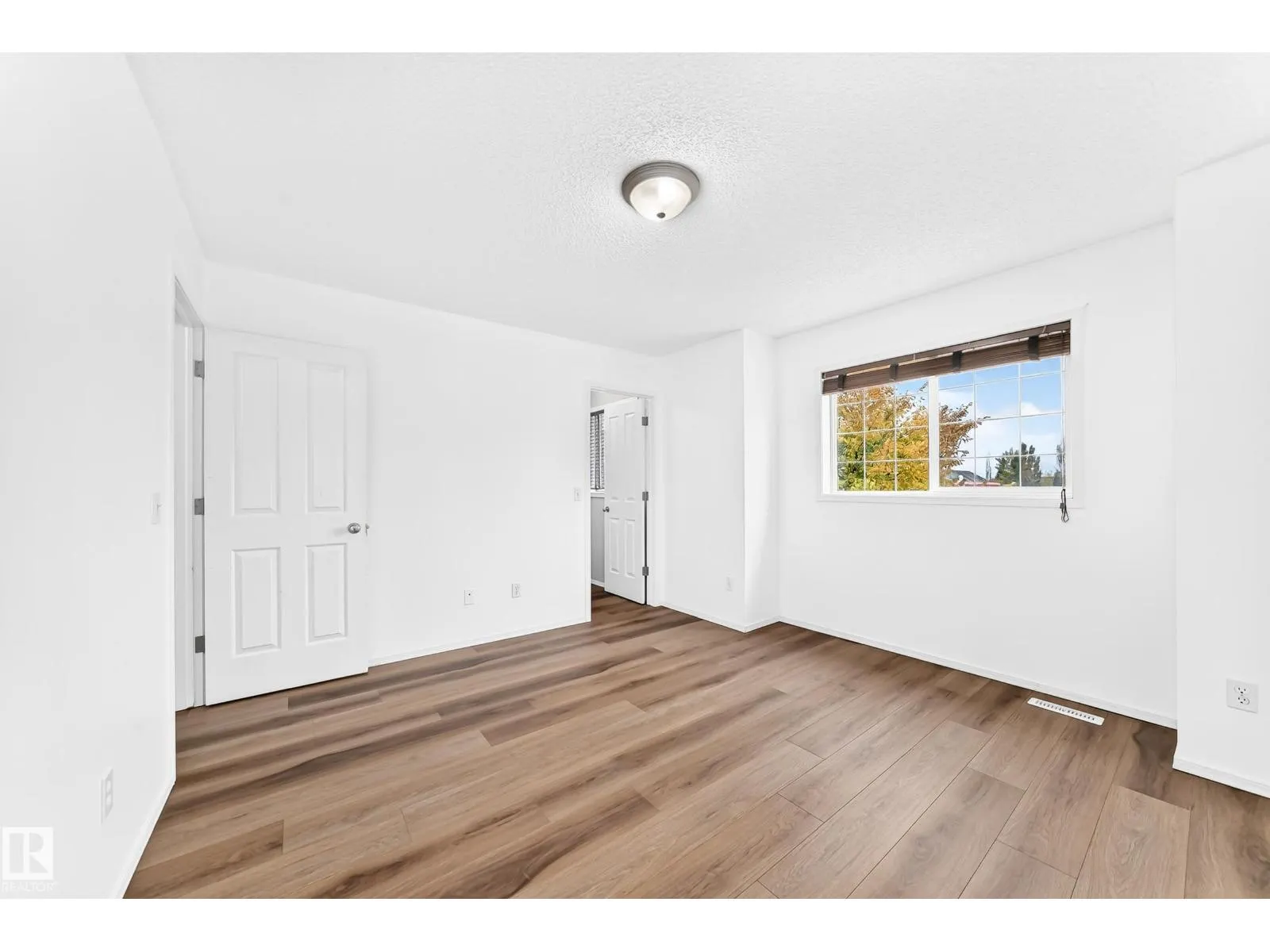 8 SPRUCE VILLAGE WY