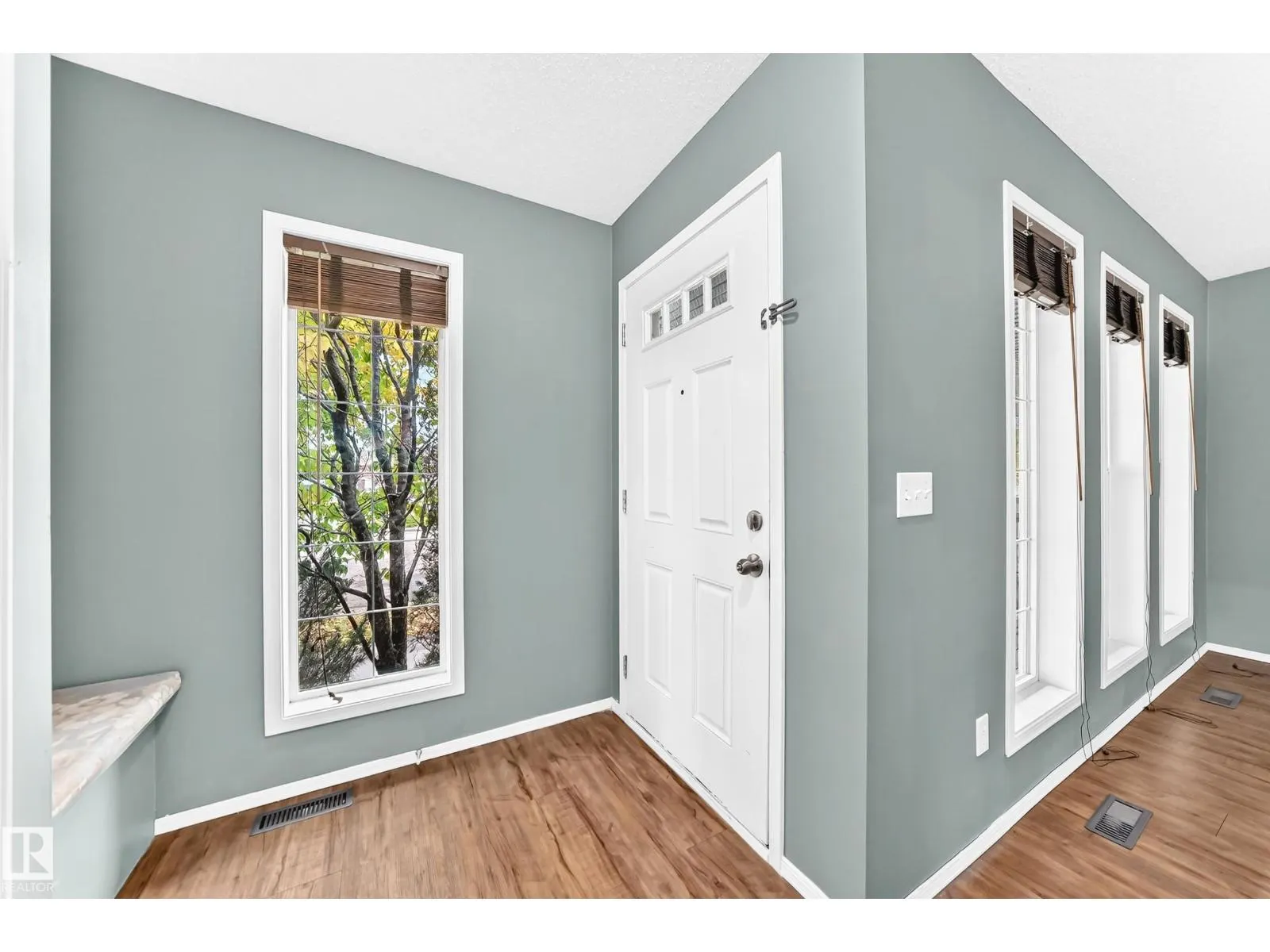 8 SPRUCE VILLAGE WY