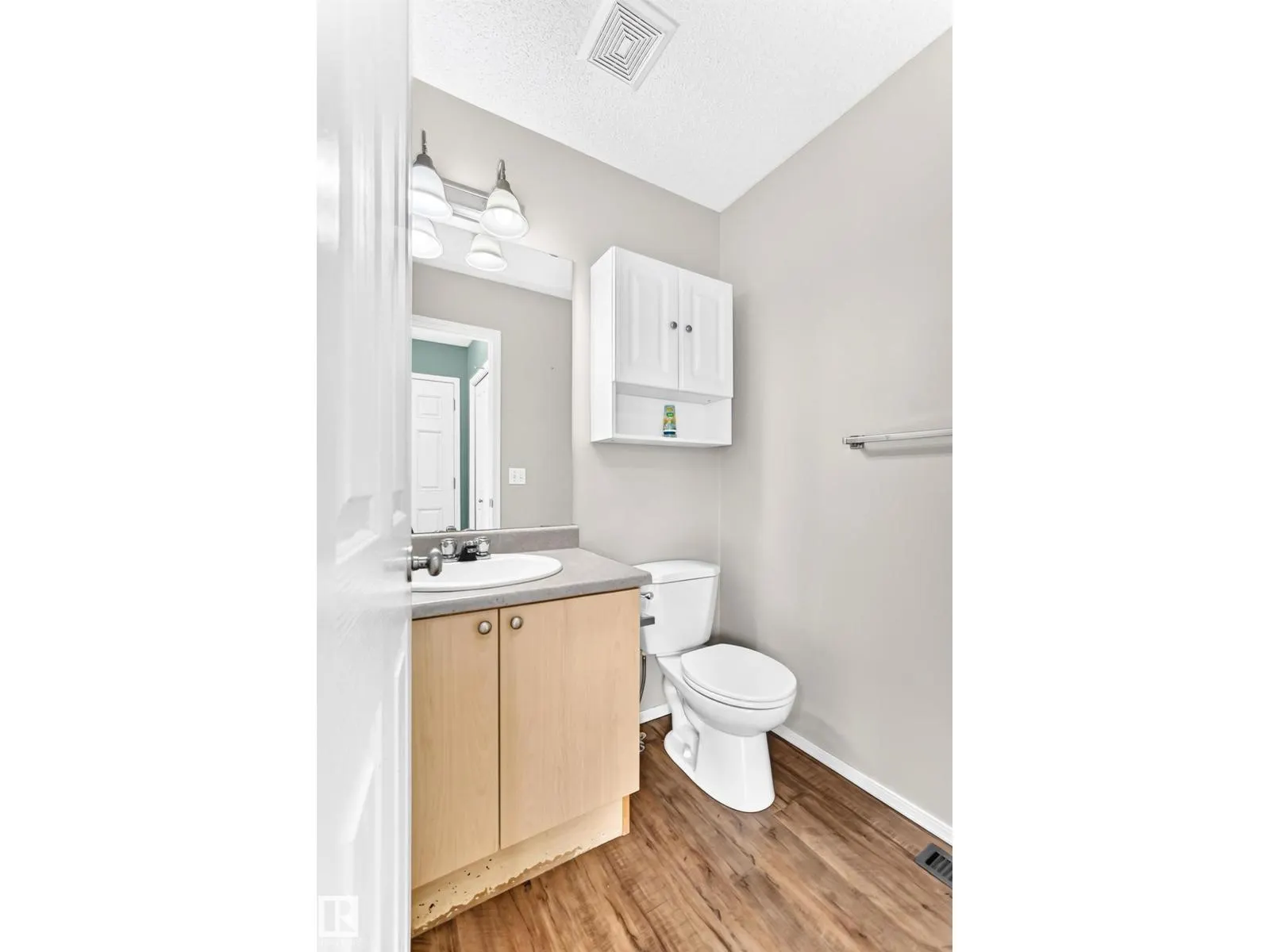 8 SPRUCE VILLAGE WY