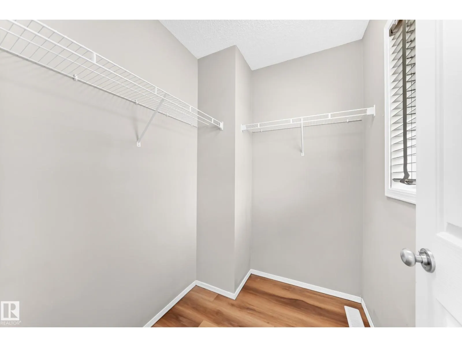 8 SPRUCE VILLAGE WY