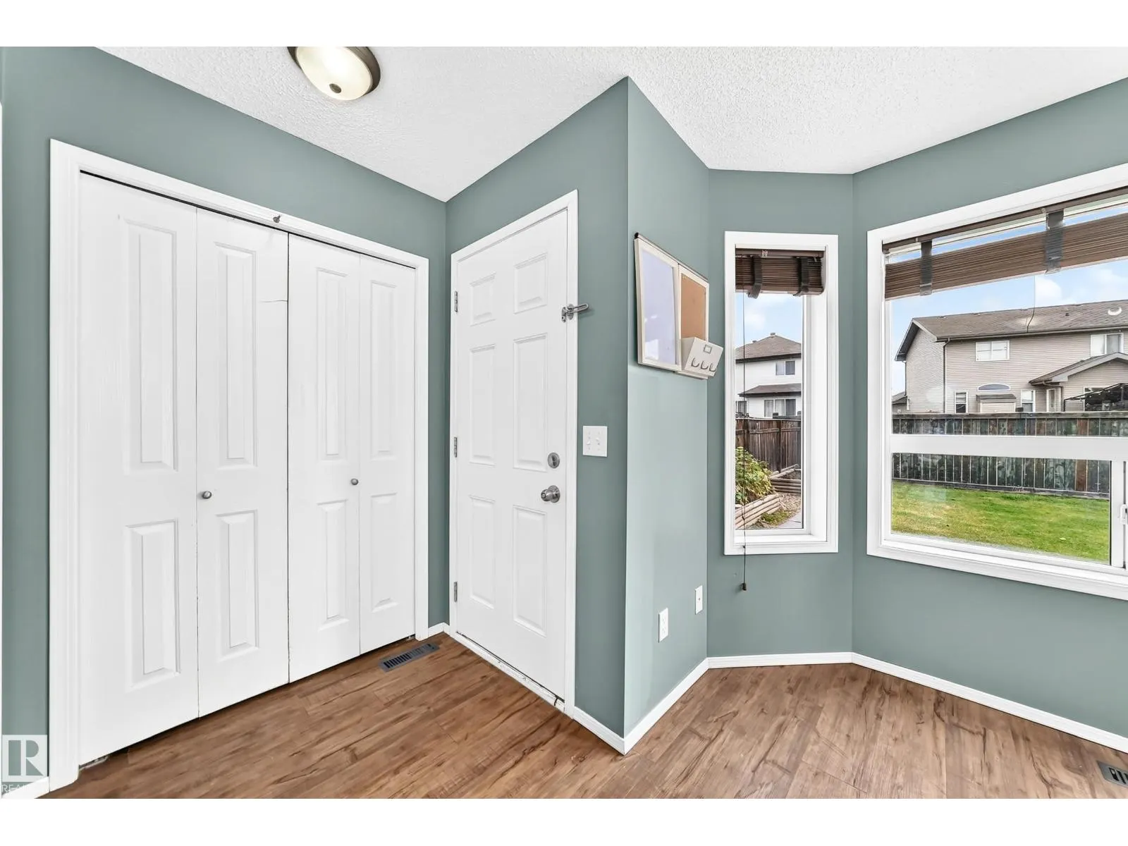 8 SPRUCE VILLAGE WY