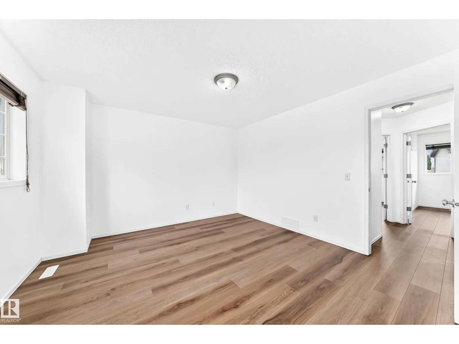 8 SPRUCE VILLAGE WY