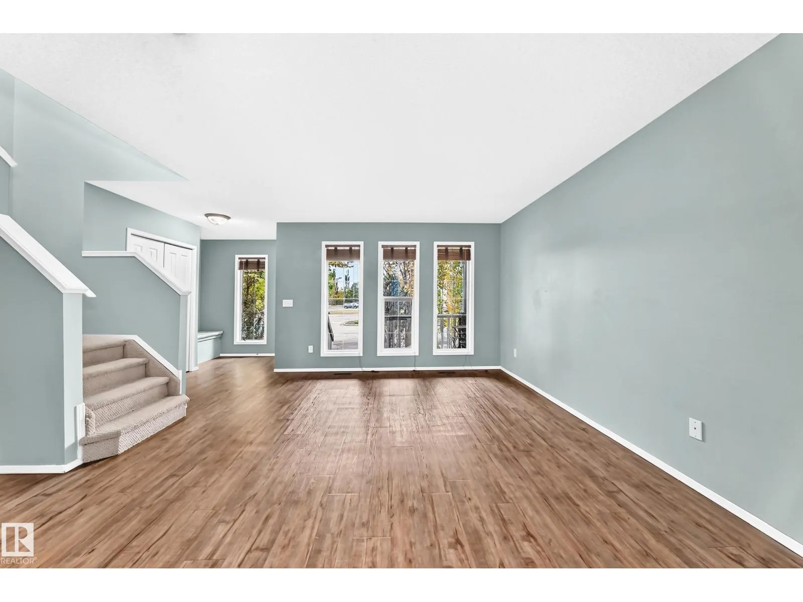 8 SPRUCE VILLAGE WY