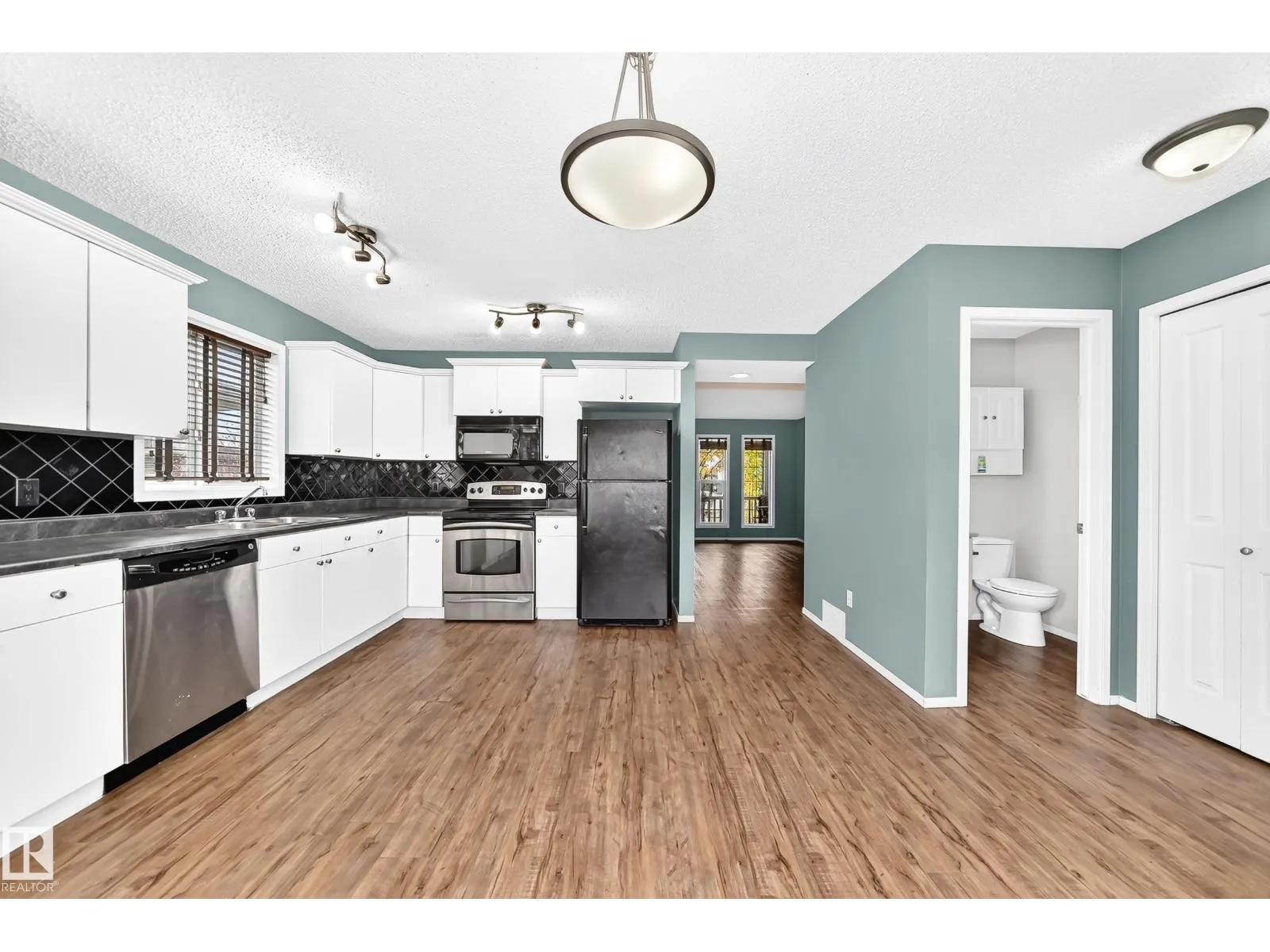 8 SPRUCE VILLAGE WY