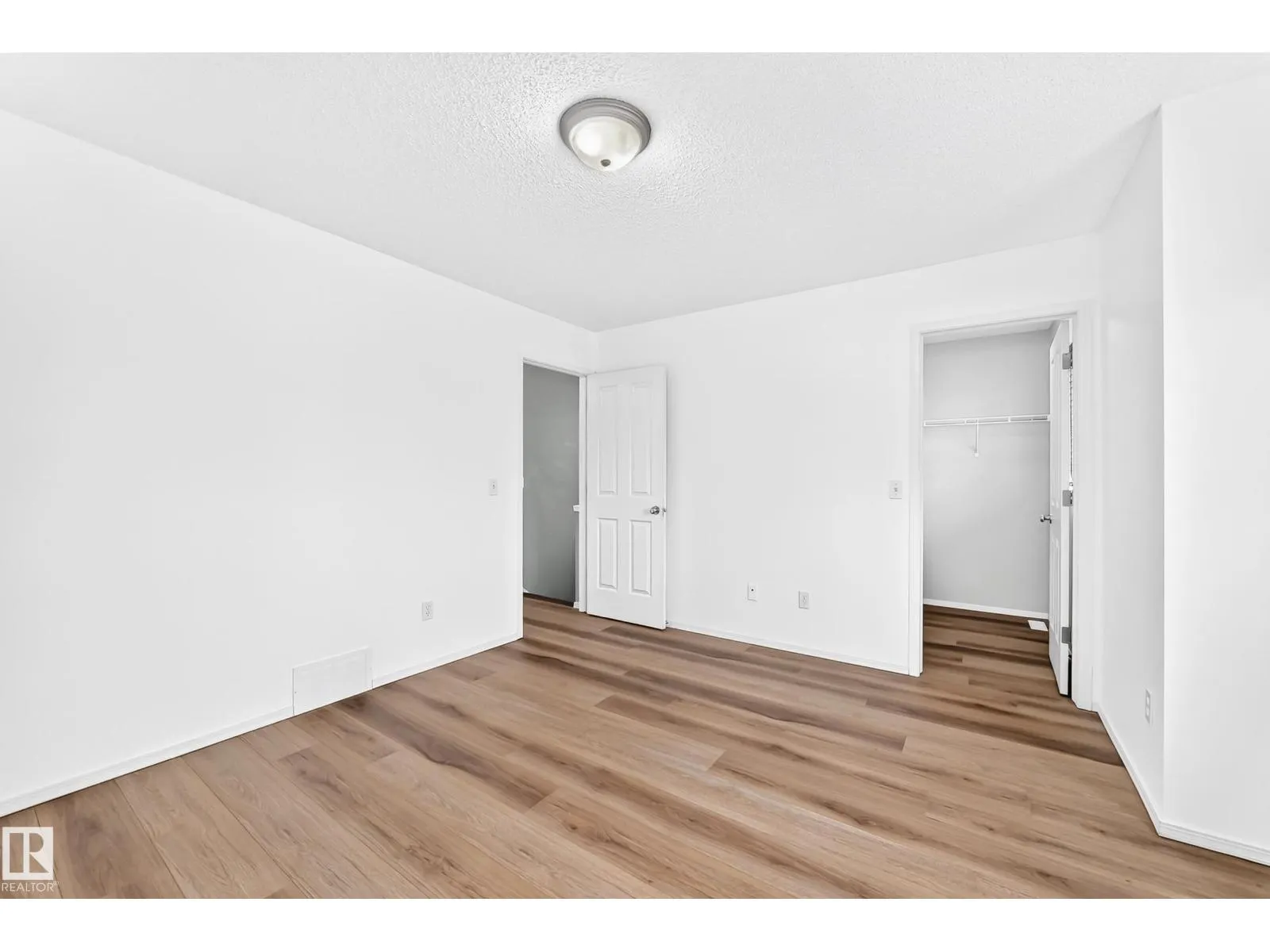 8 SPRUCE VILLAGE WY