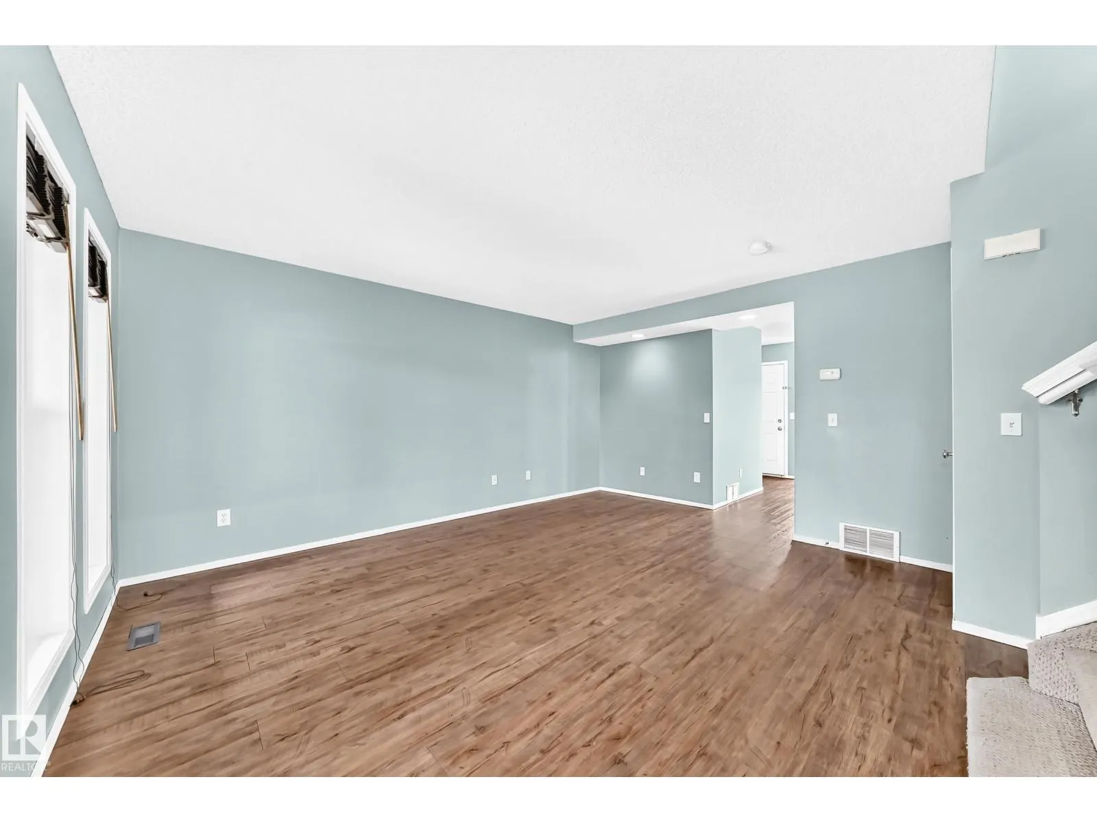 8 SPRUCE VILLAGE WY