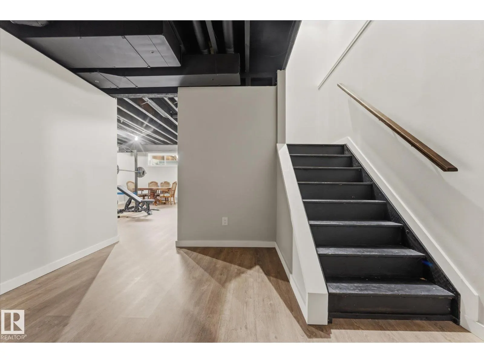 10605 96 ST