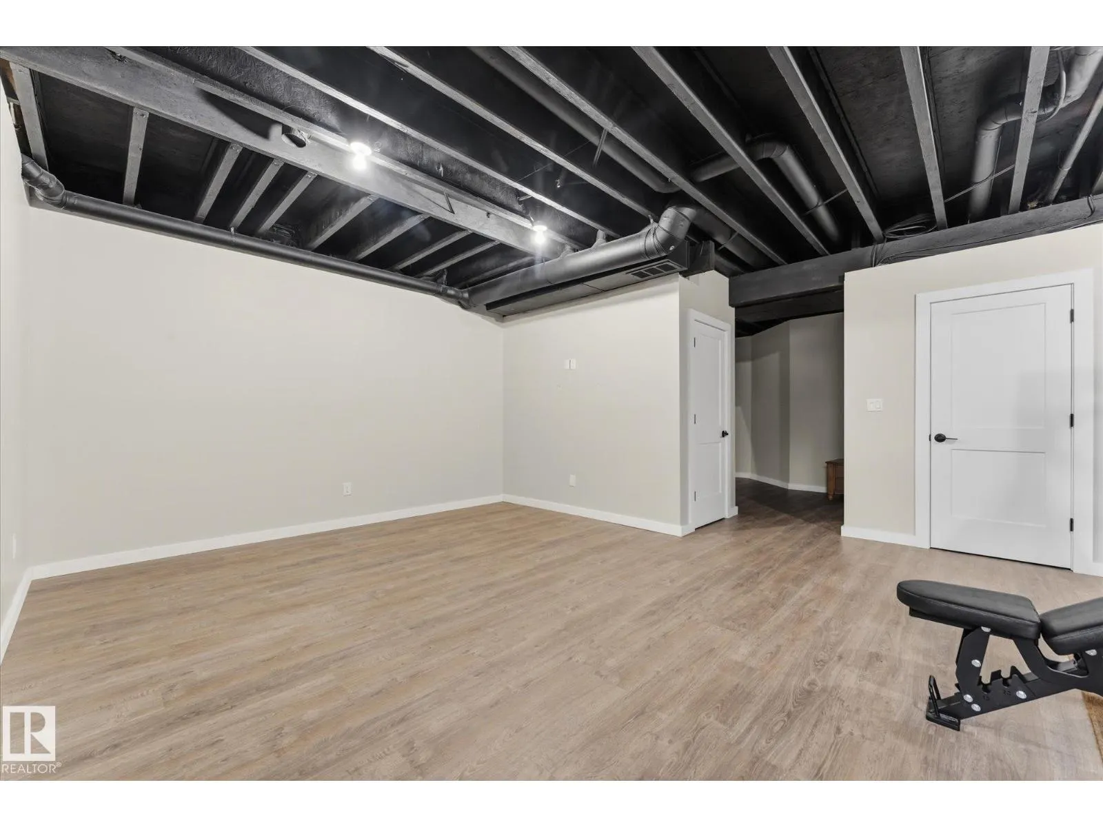 10605 96 ST