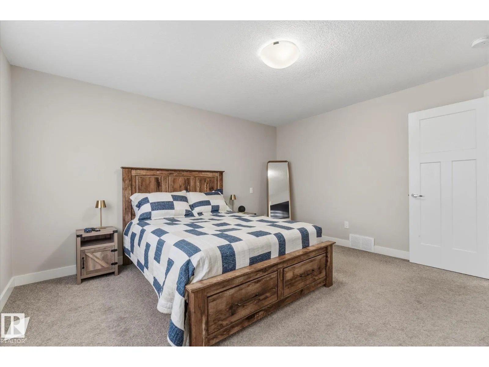 10605 96 ST