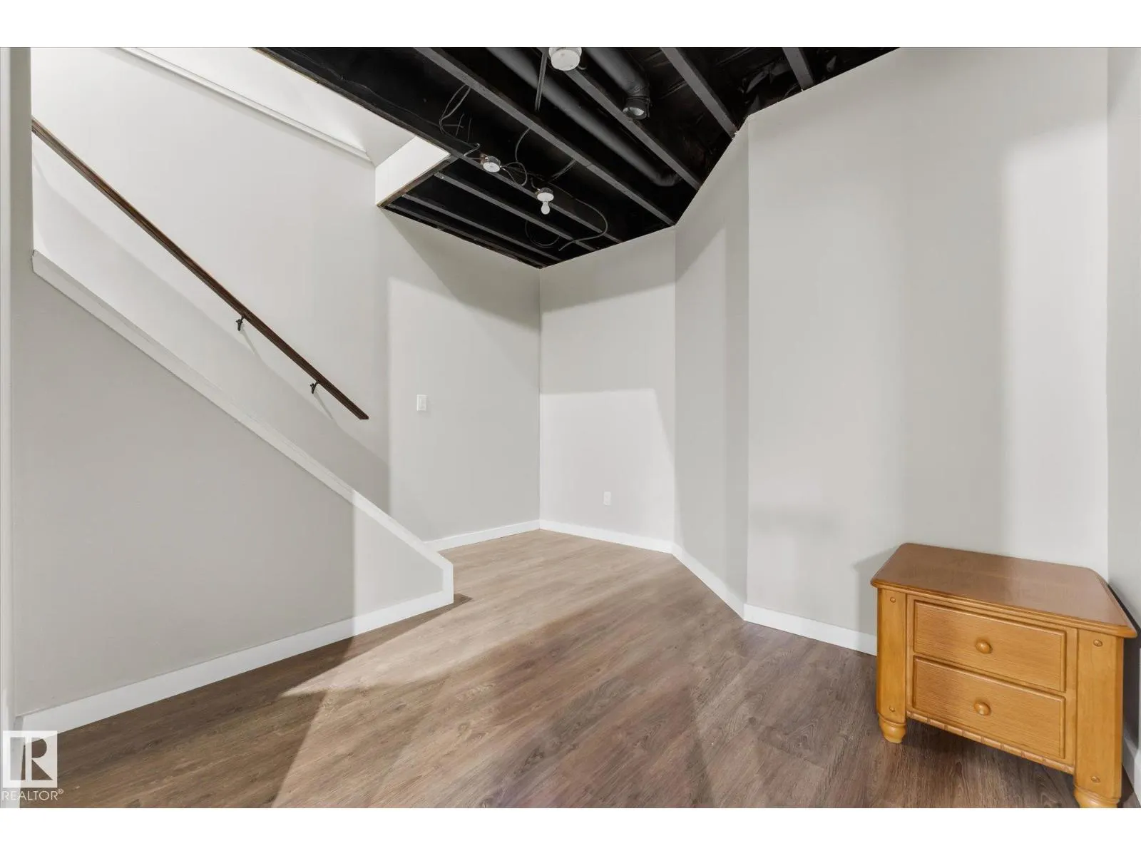 10605 96 ST