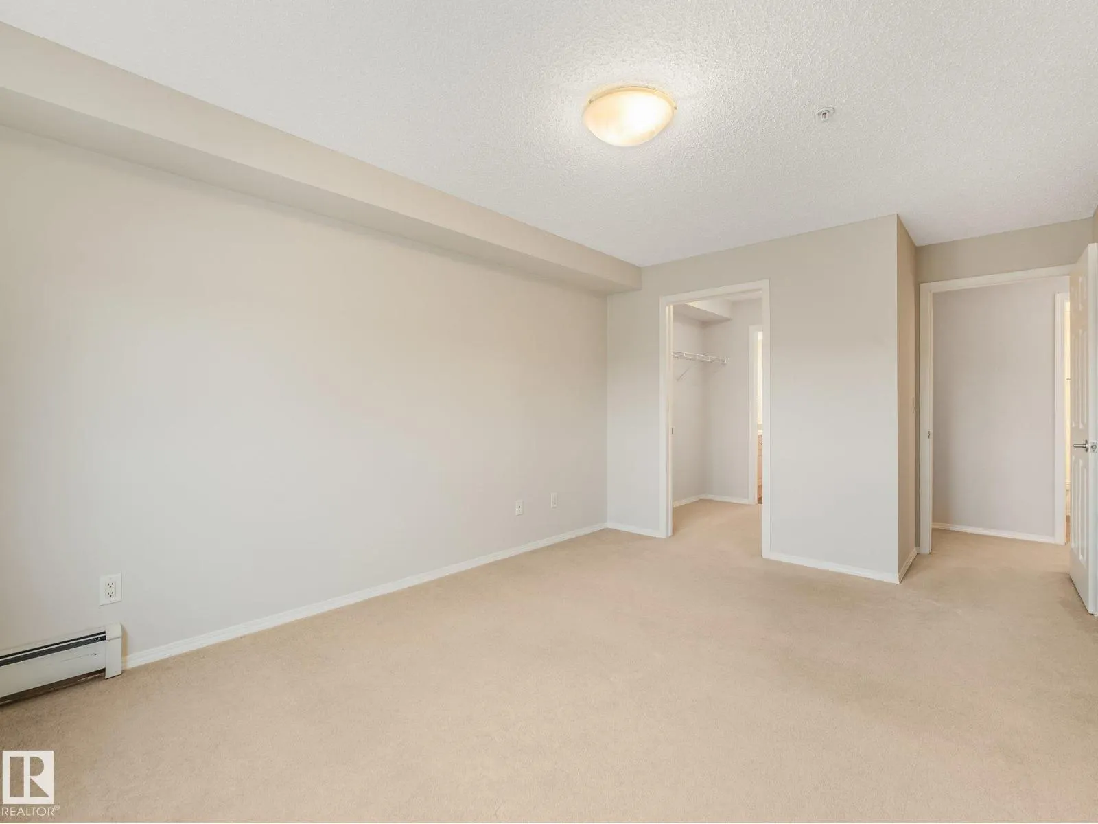 #202 10403 98 AV NW