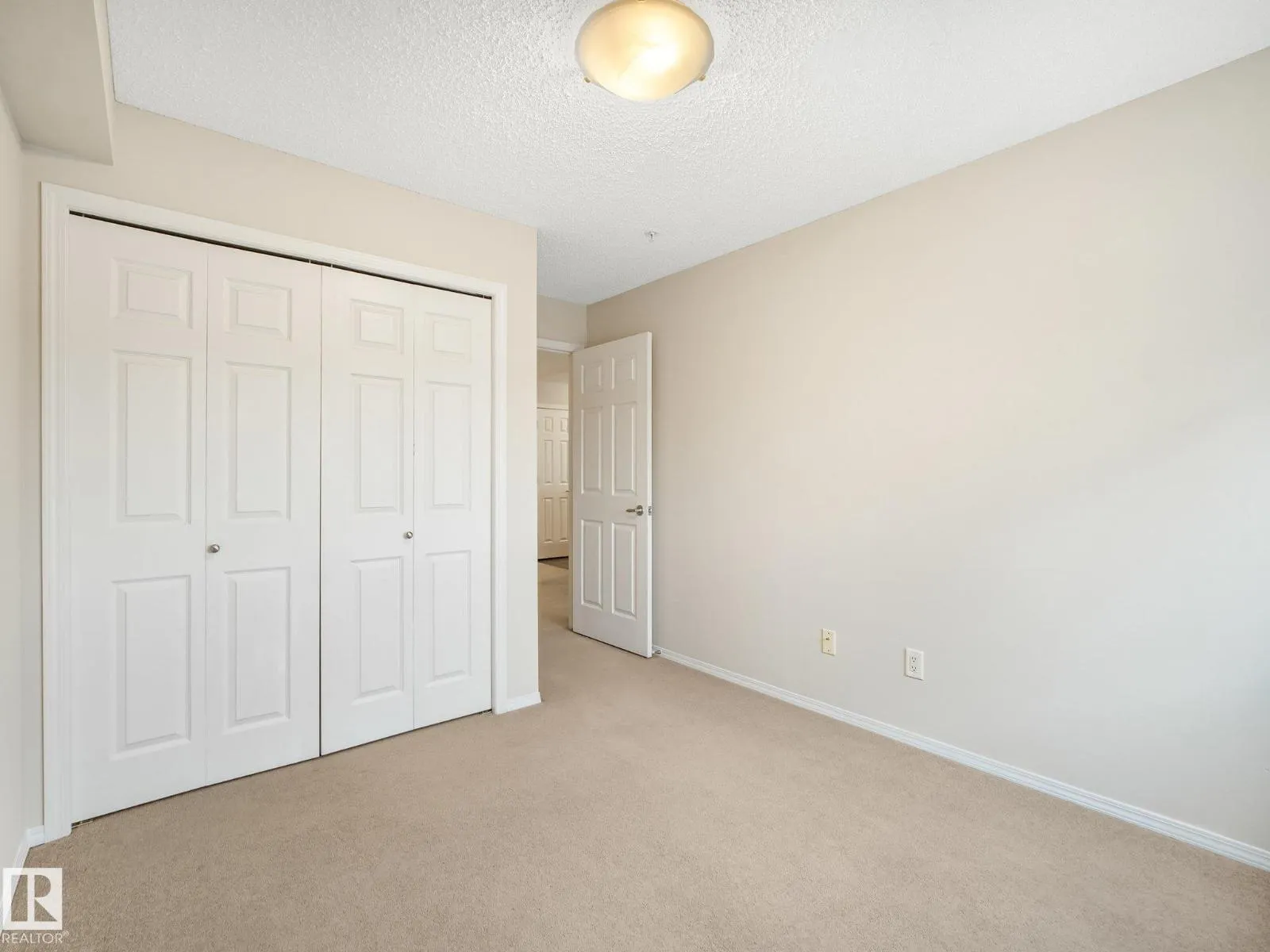 #202 10403 98 AV NW