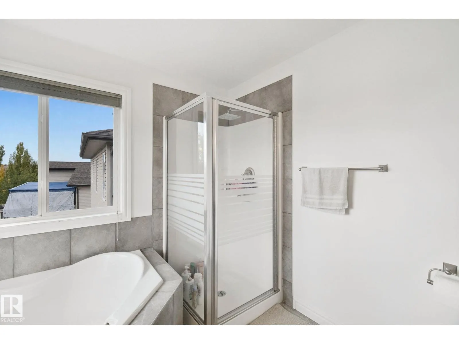 4113 158 AV NW