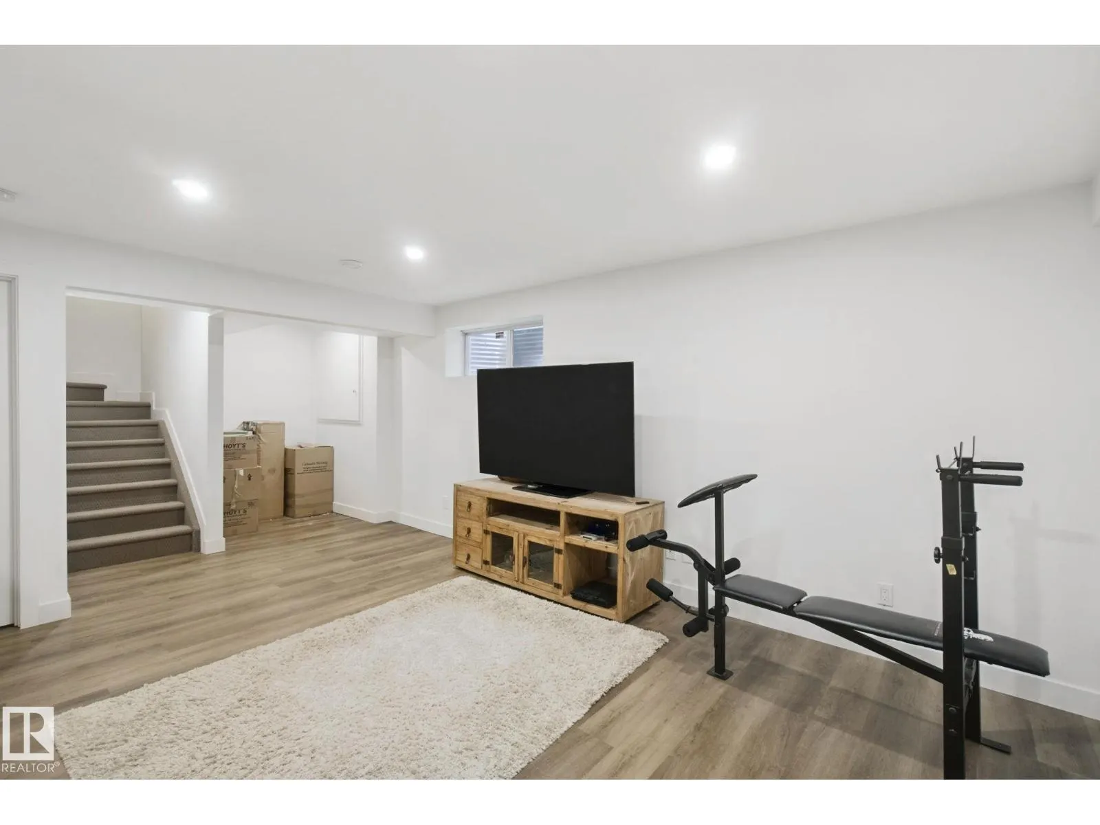 4113 158 AV NW