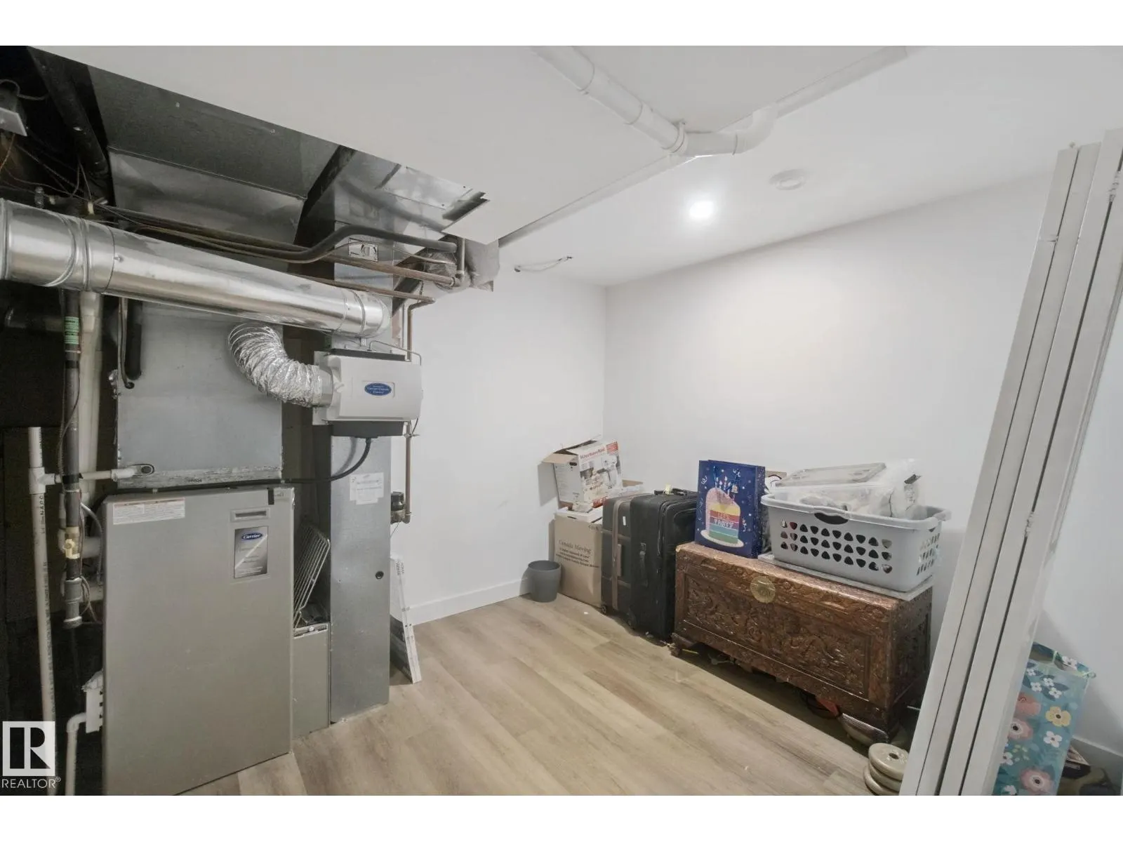 4113 158 AV NW