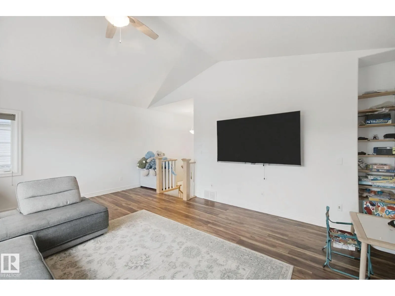 4113 158 AV NW