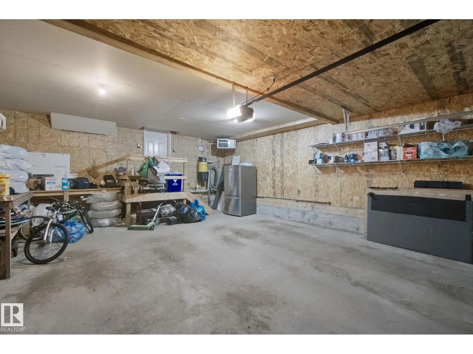 4113 158 AV NW