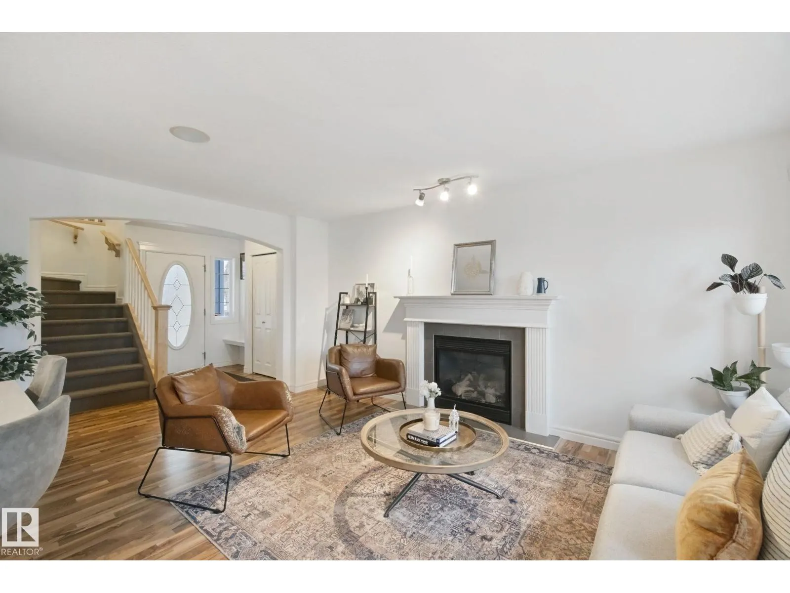 4113 158 AV NW