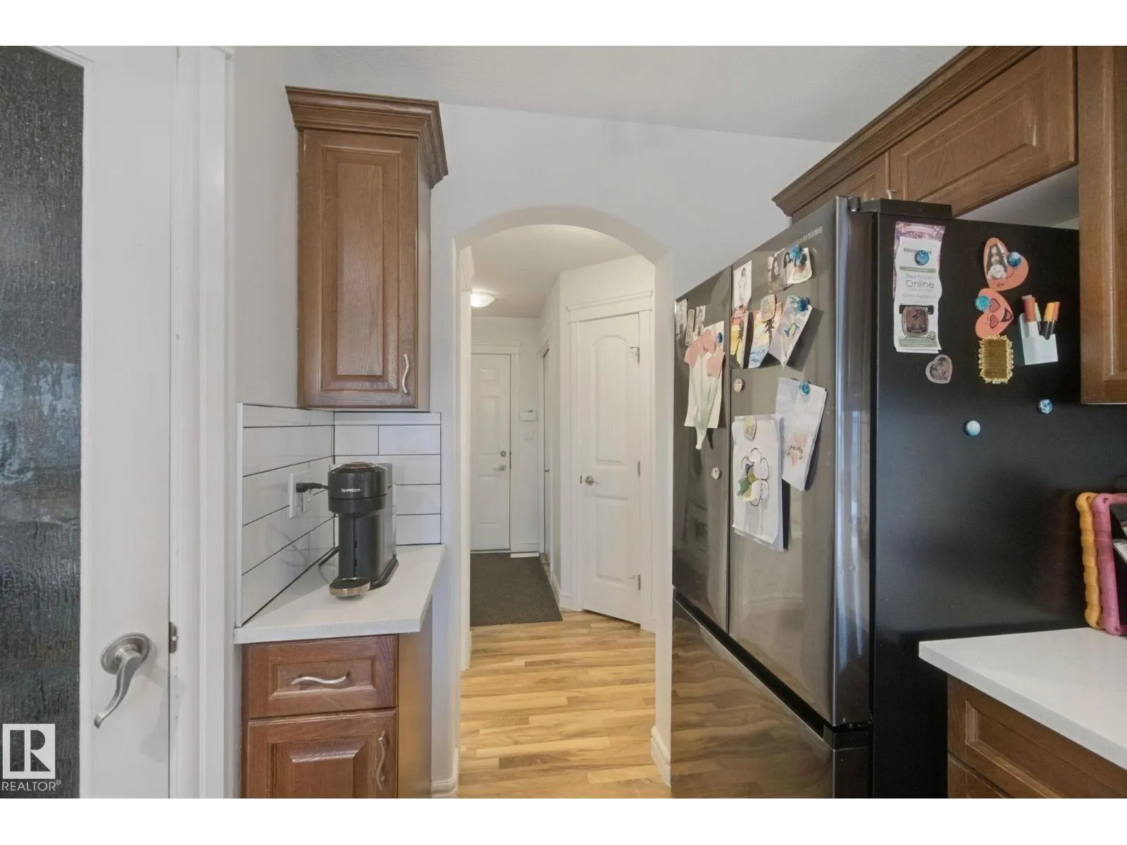 4113 158 AV NW