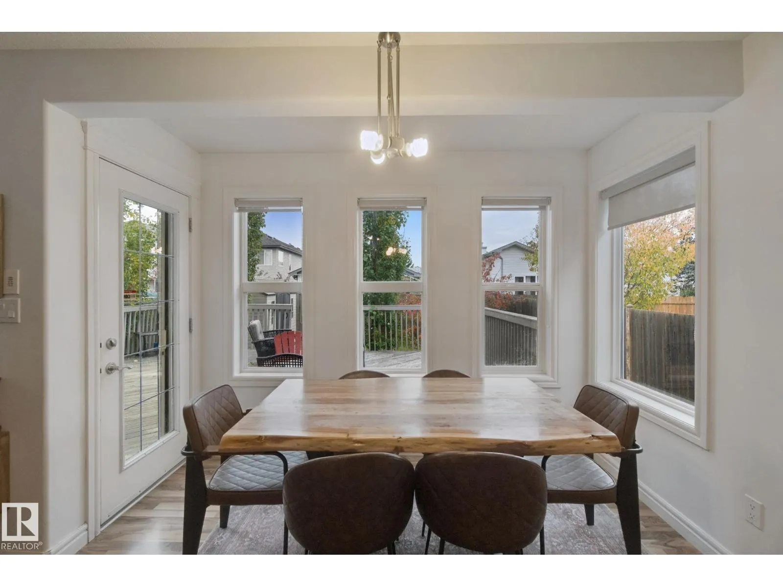 4113 158 AV NW