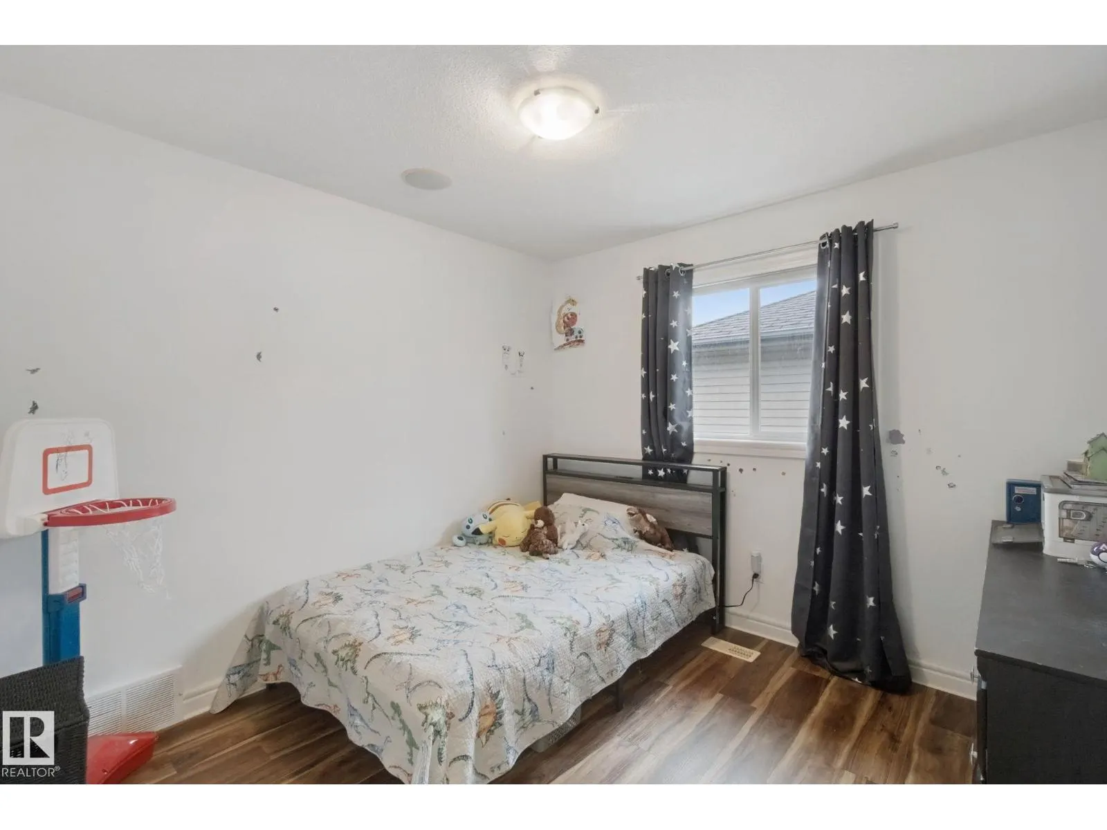 4113 158 AV NW