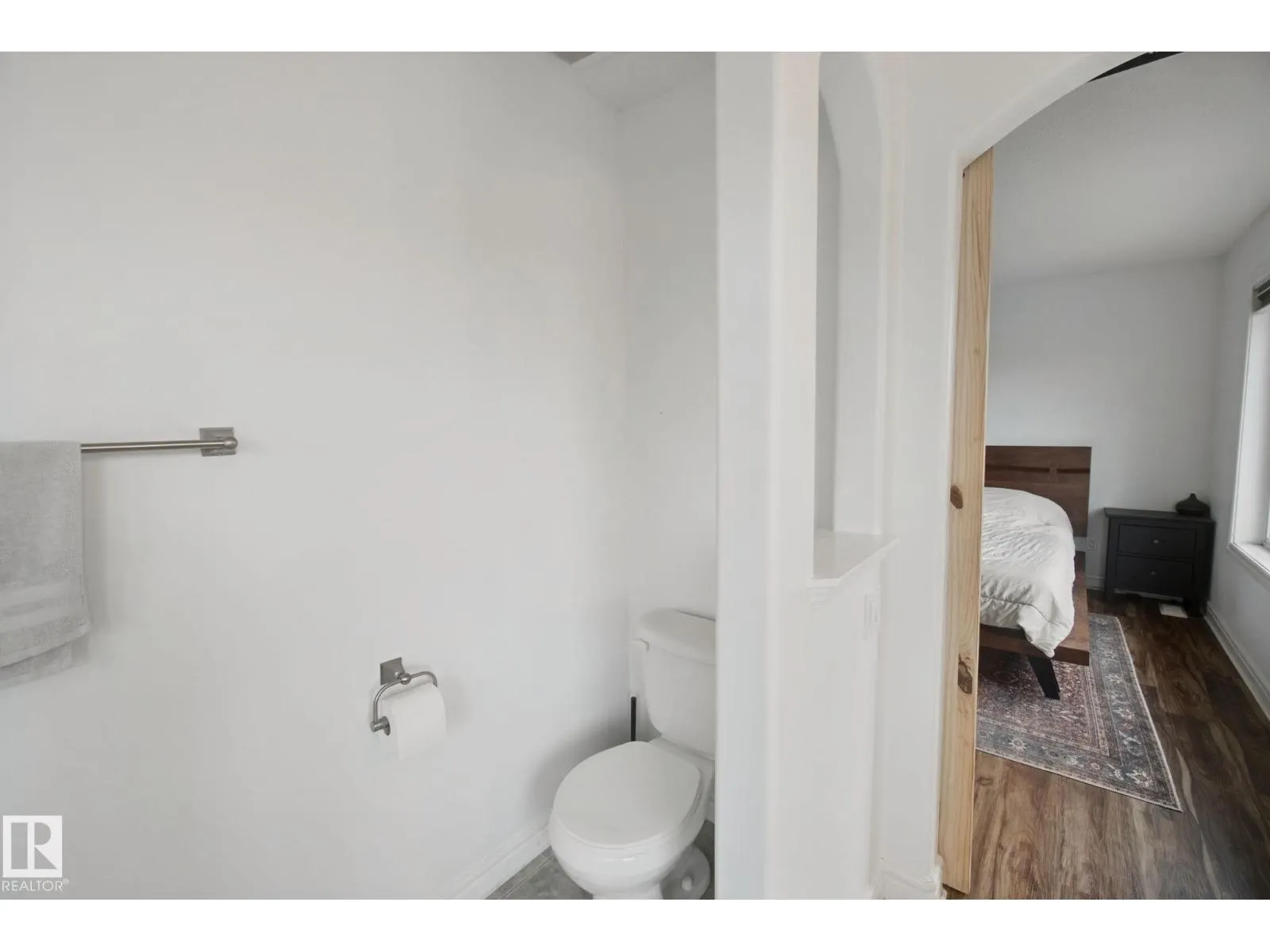 4113 158 AV NW