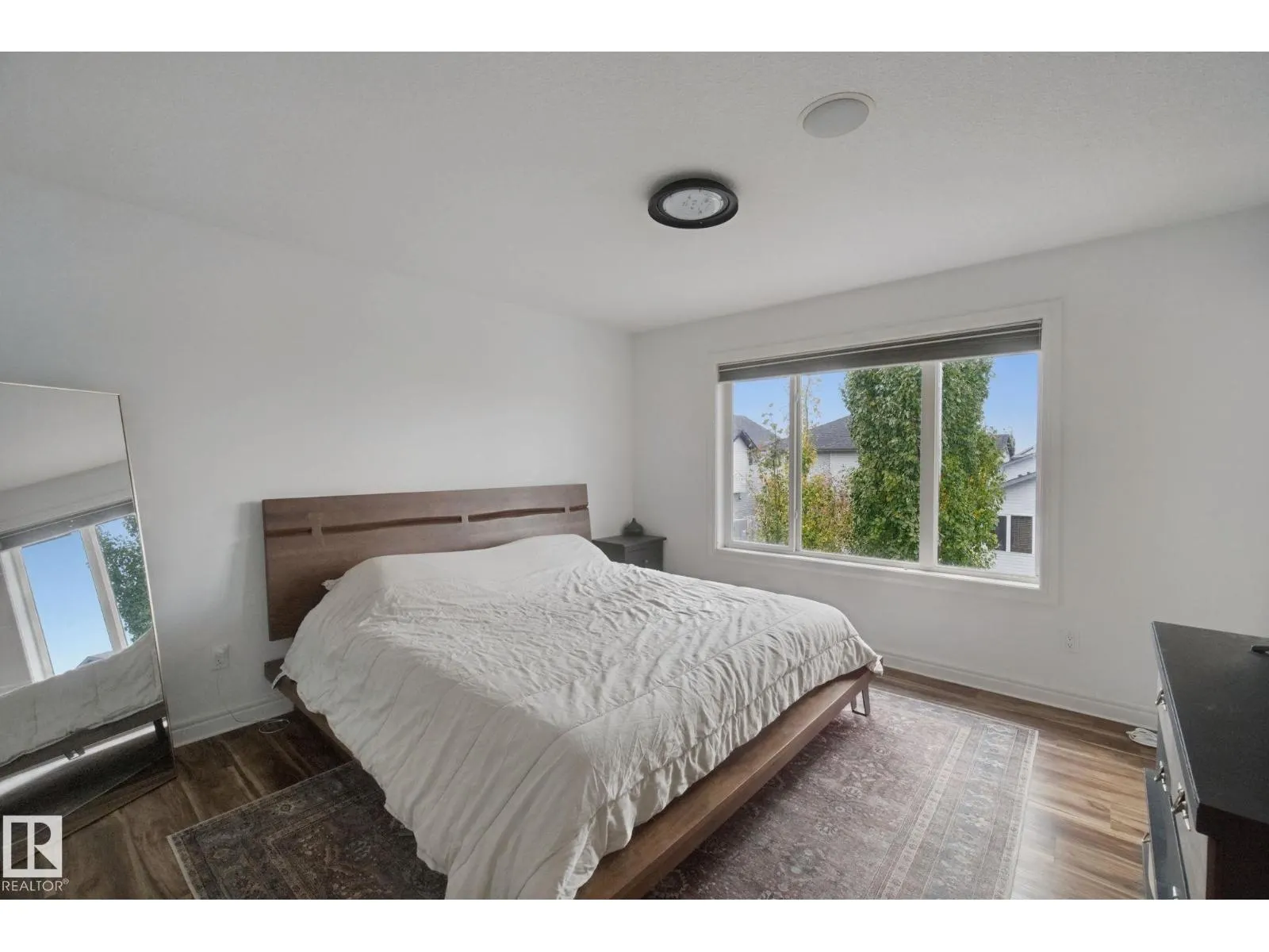 4113 158 AV NW