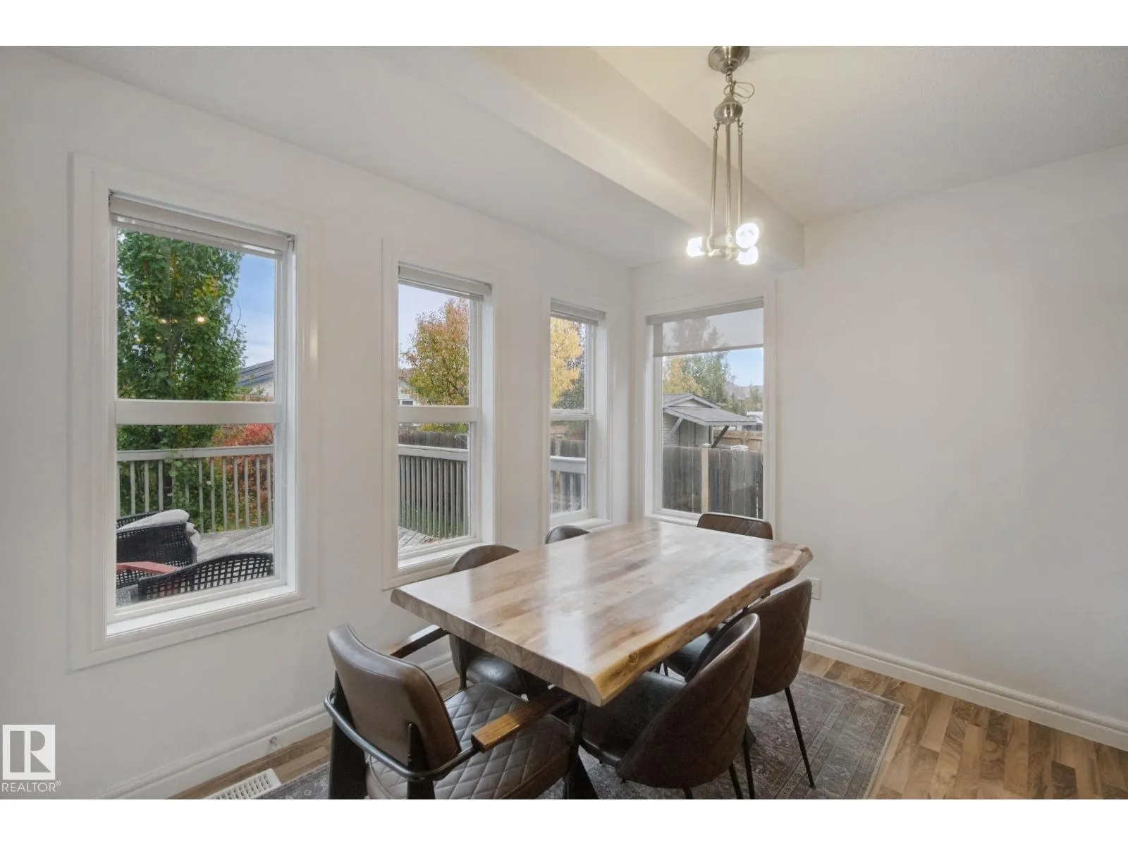 4113 158 AV NW