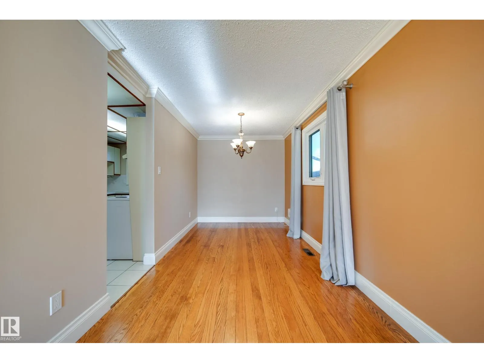 11720 158 AV NW