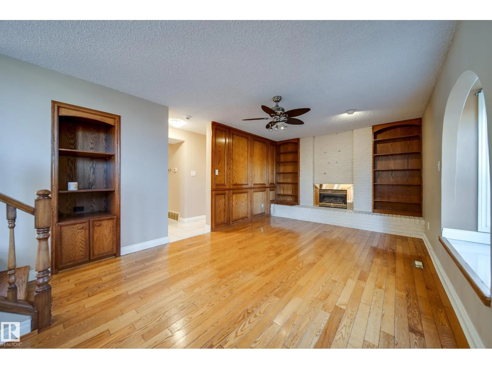 11720 158 AV NW