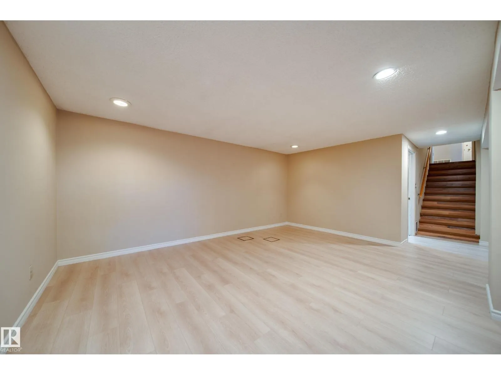 11720 158 AV NW
