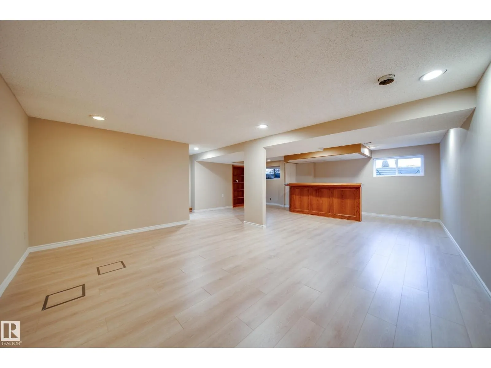 11720 158 AV NW