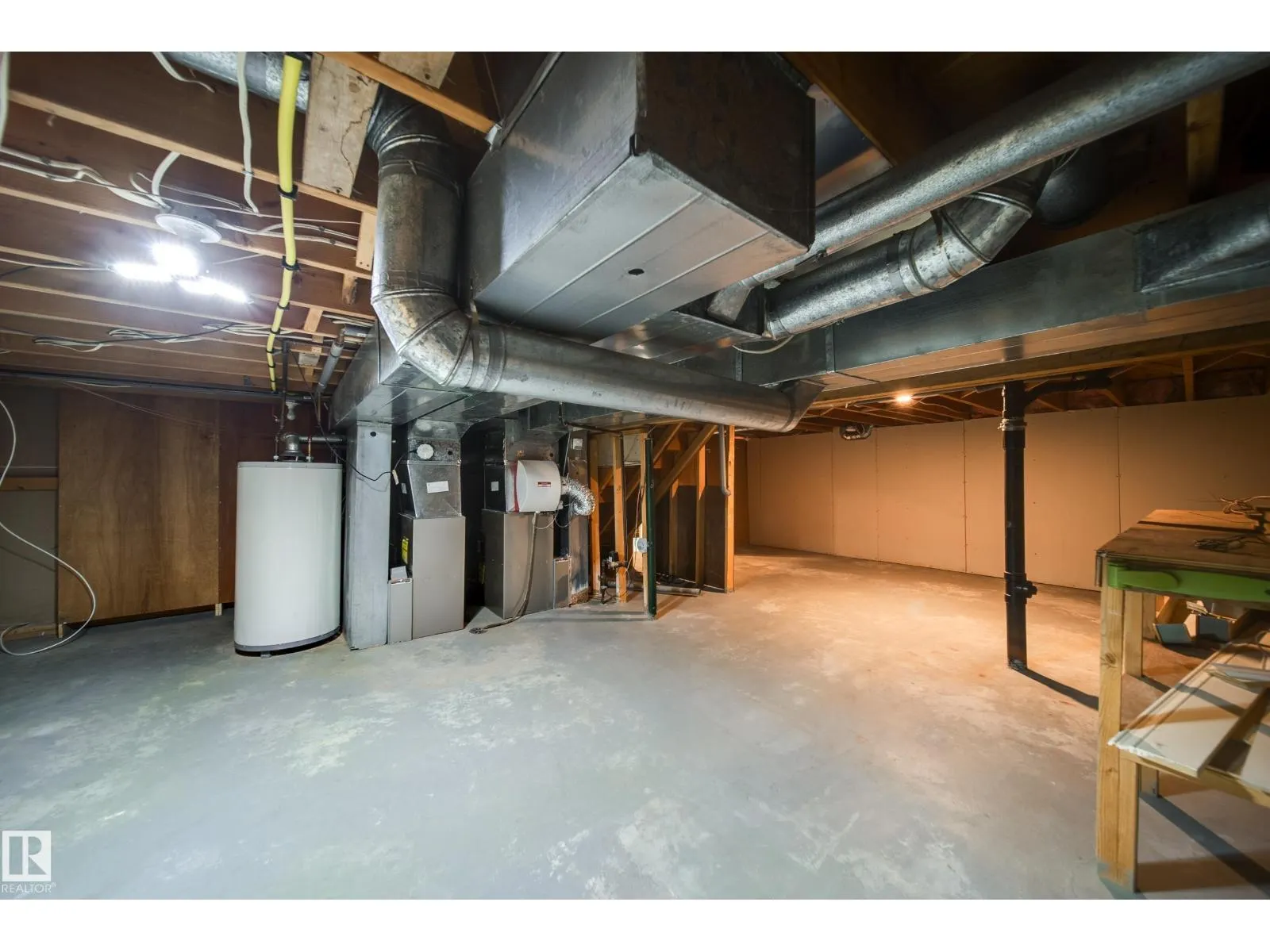 11720 158 AV NW
