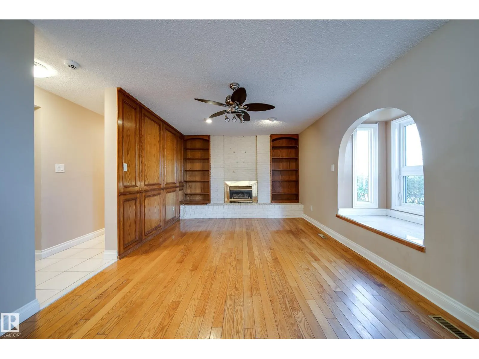 11720 158 AV NW