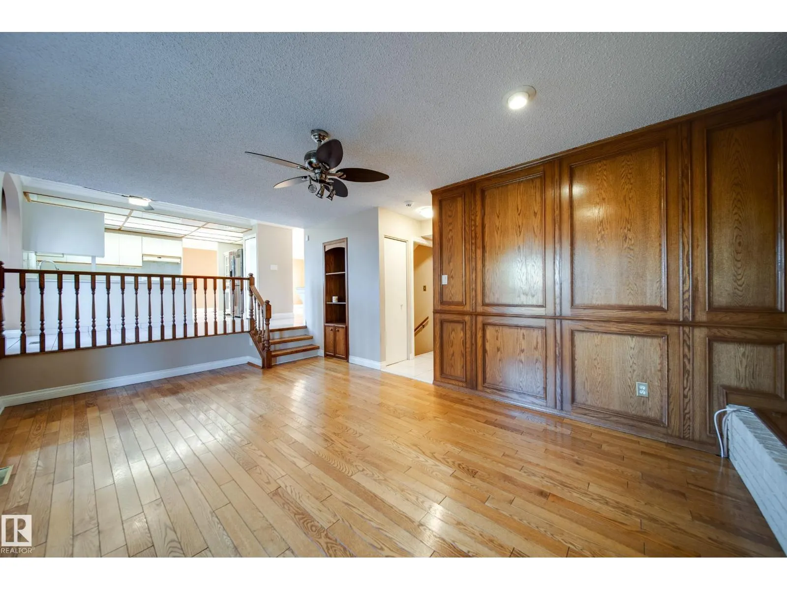 11720 158 AV NW