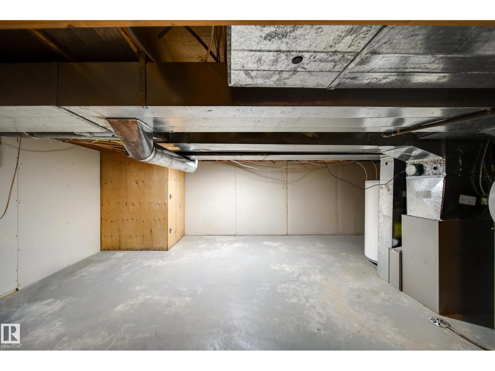 11720 158 AV NW