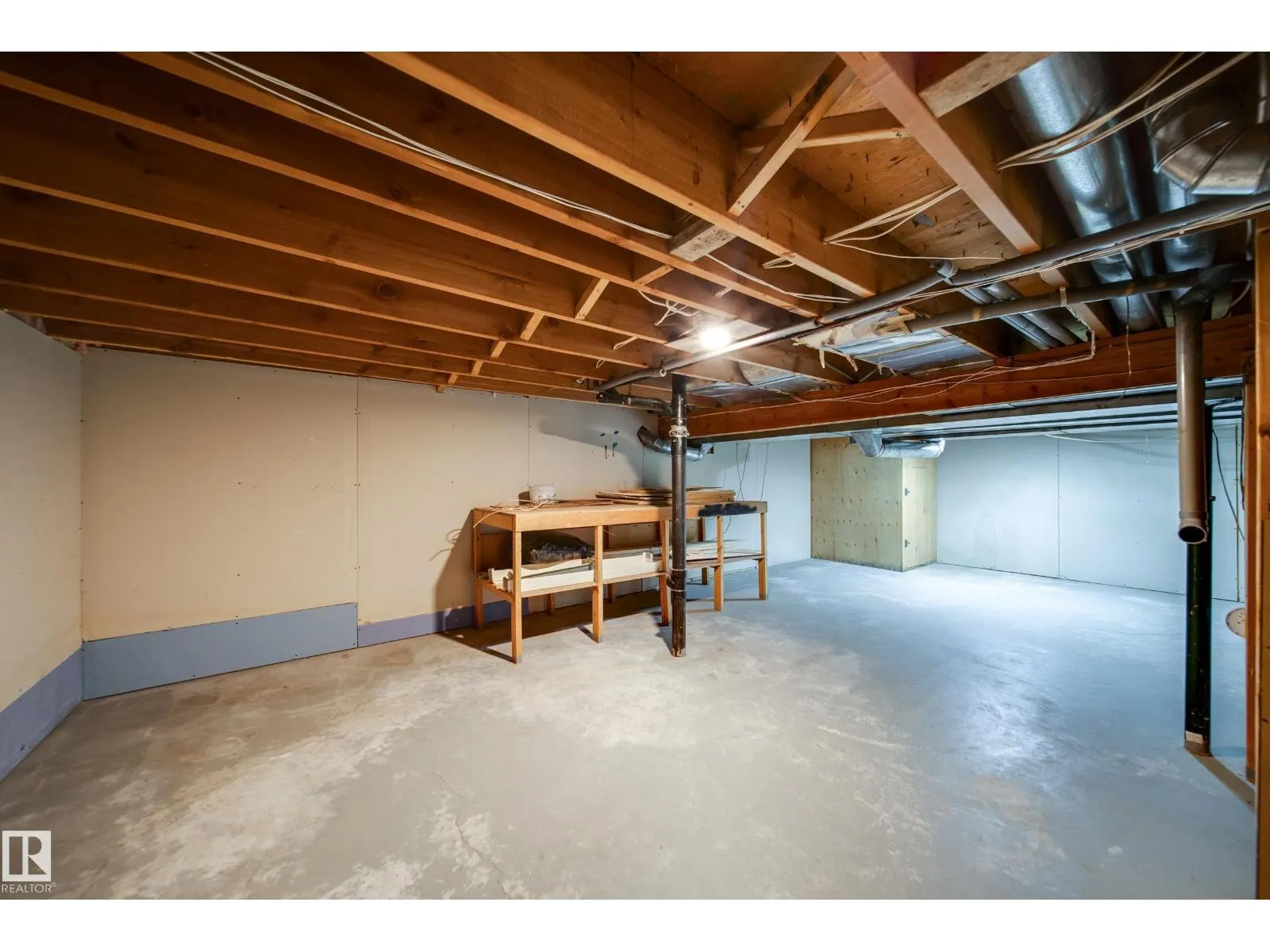 11720 158 AV NW