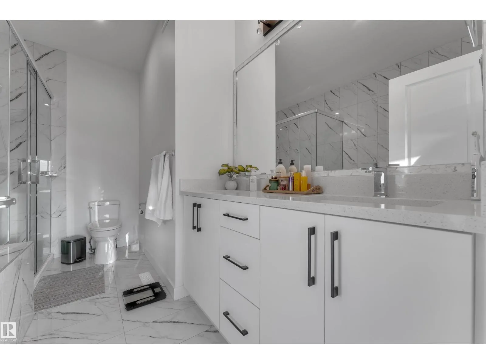 #4323 66 ST ST