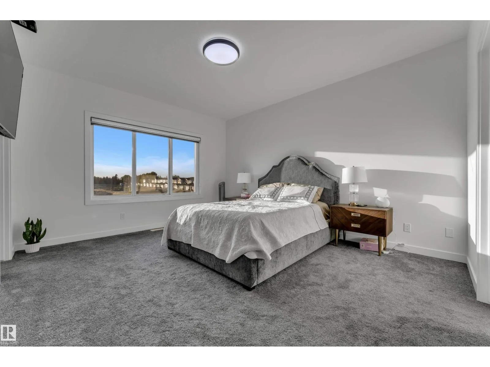 #4323 66 ST ST