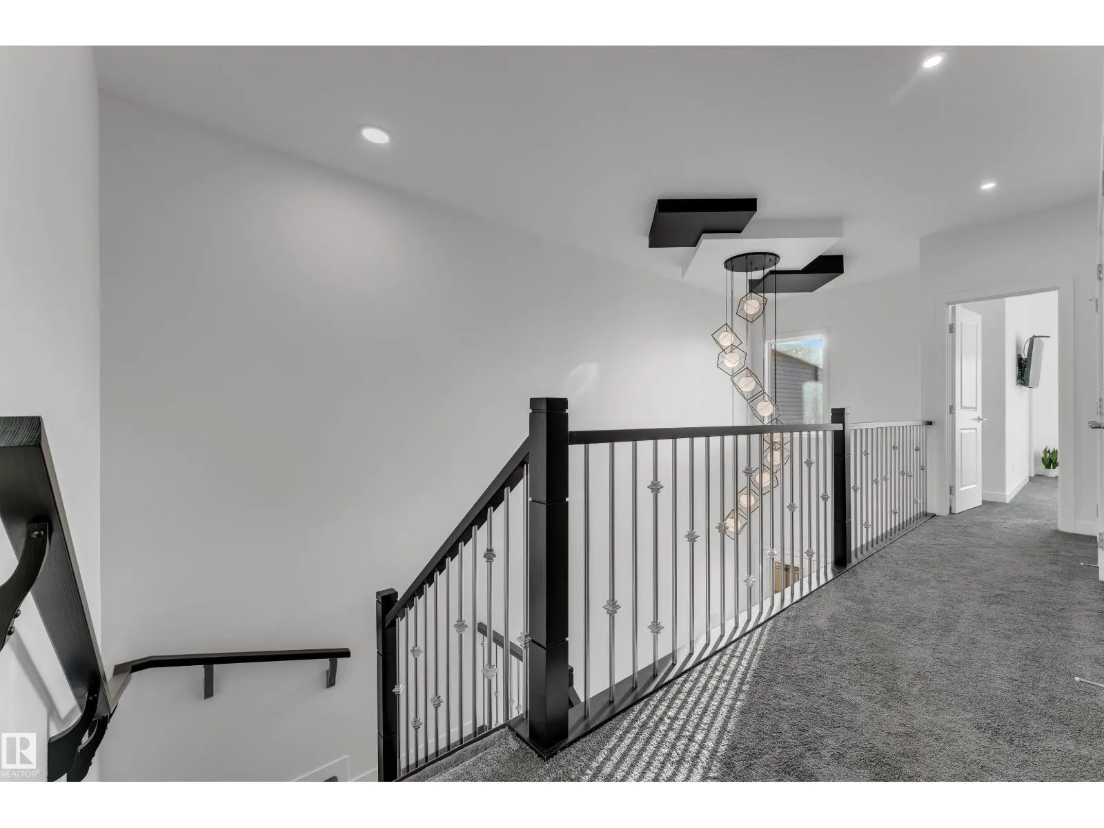 #4323 66 ST ST