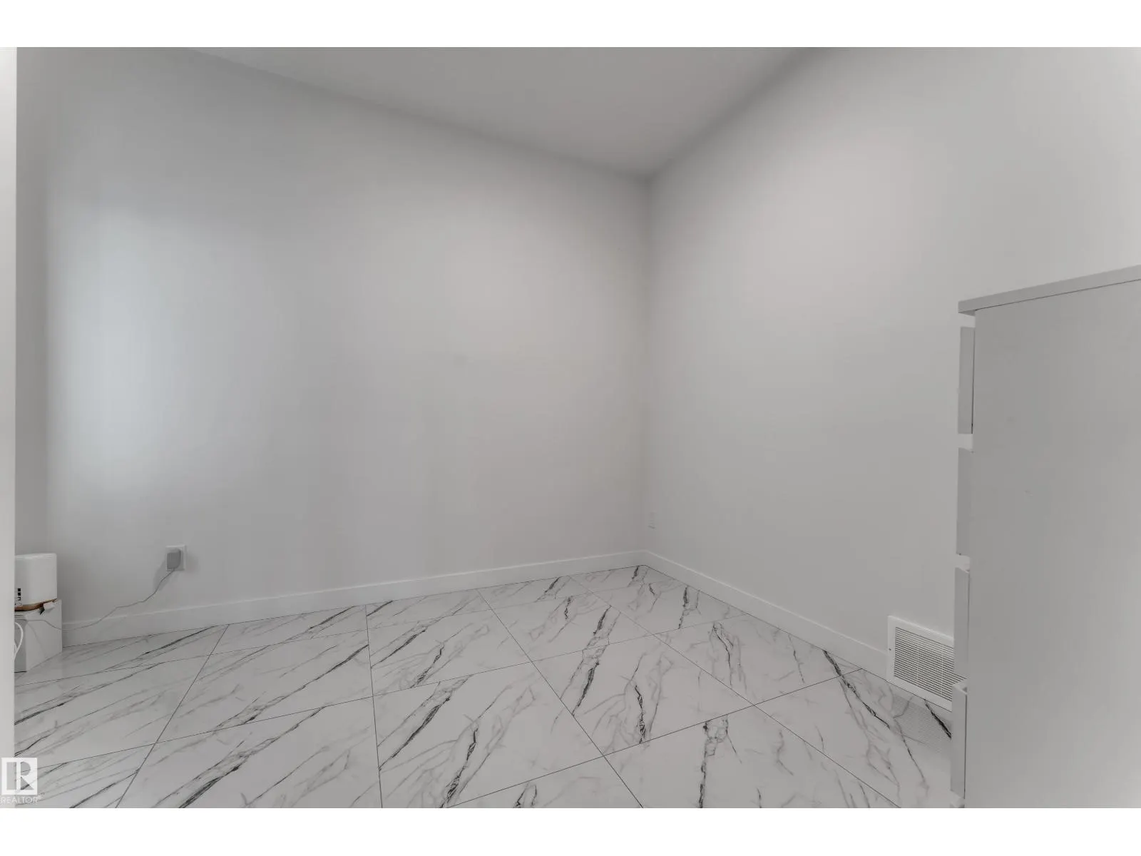 #4323 66 ST ST